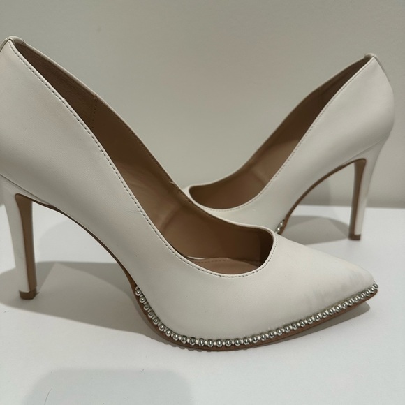 BCBGeneration Holli Pump - Picture 10 of 11